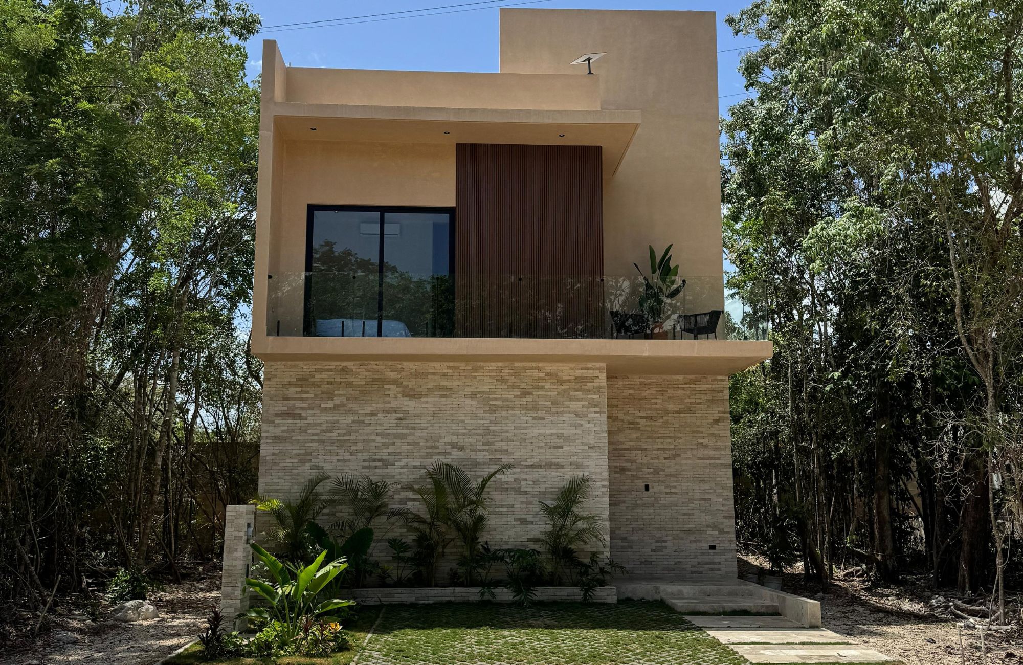 Casa con doble altura y rooftop, alberca comun, El Encuentro, Playa del Carmen
