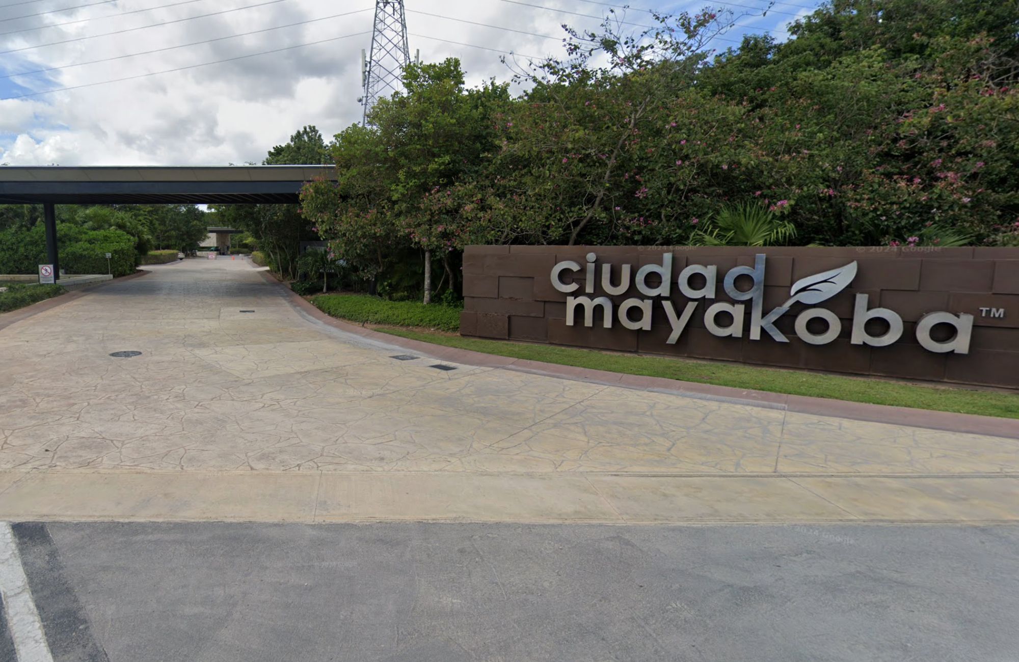 Casa con doble altura y rooftop, alberca comun, El Encuentro, Playa del Carmen