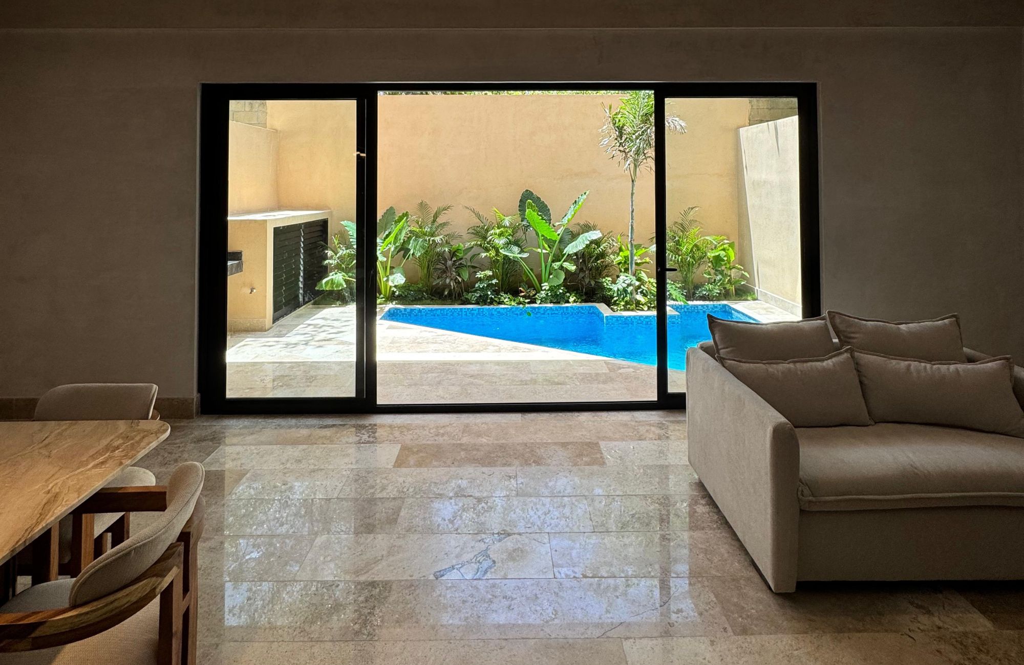 Casa con doble altura y rooftop, alberca comun, El Encuentro, Playa del Carmen