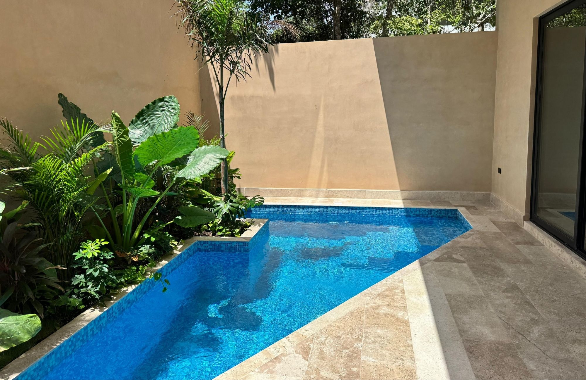 Casa con doble altura y rooftop, alberca comun, El Encuentro, Playa del Carmen