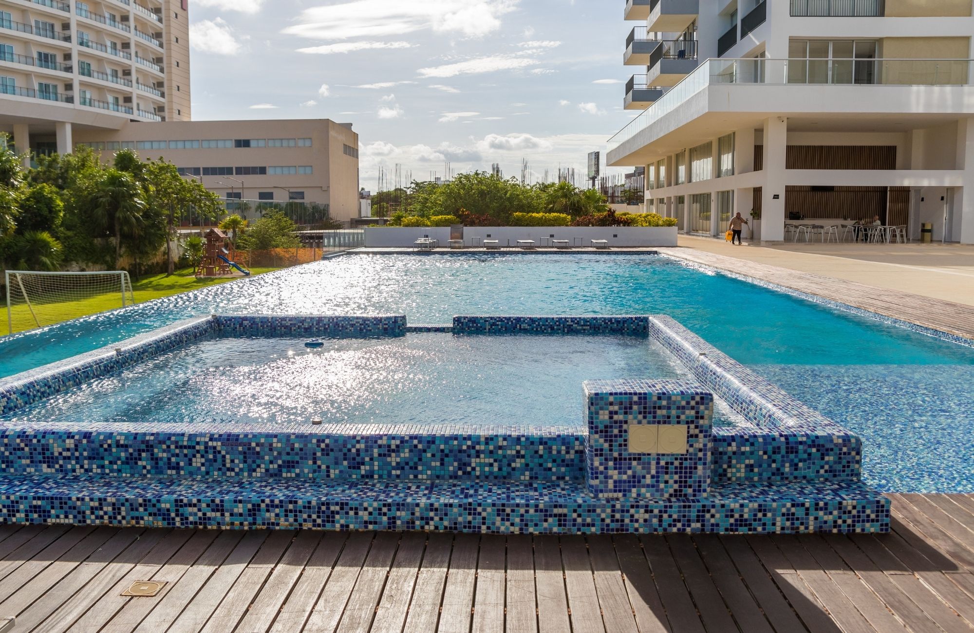 Condominio con terraza,en venta, Zona aeropuerto, Cancun.