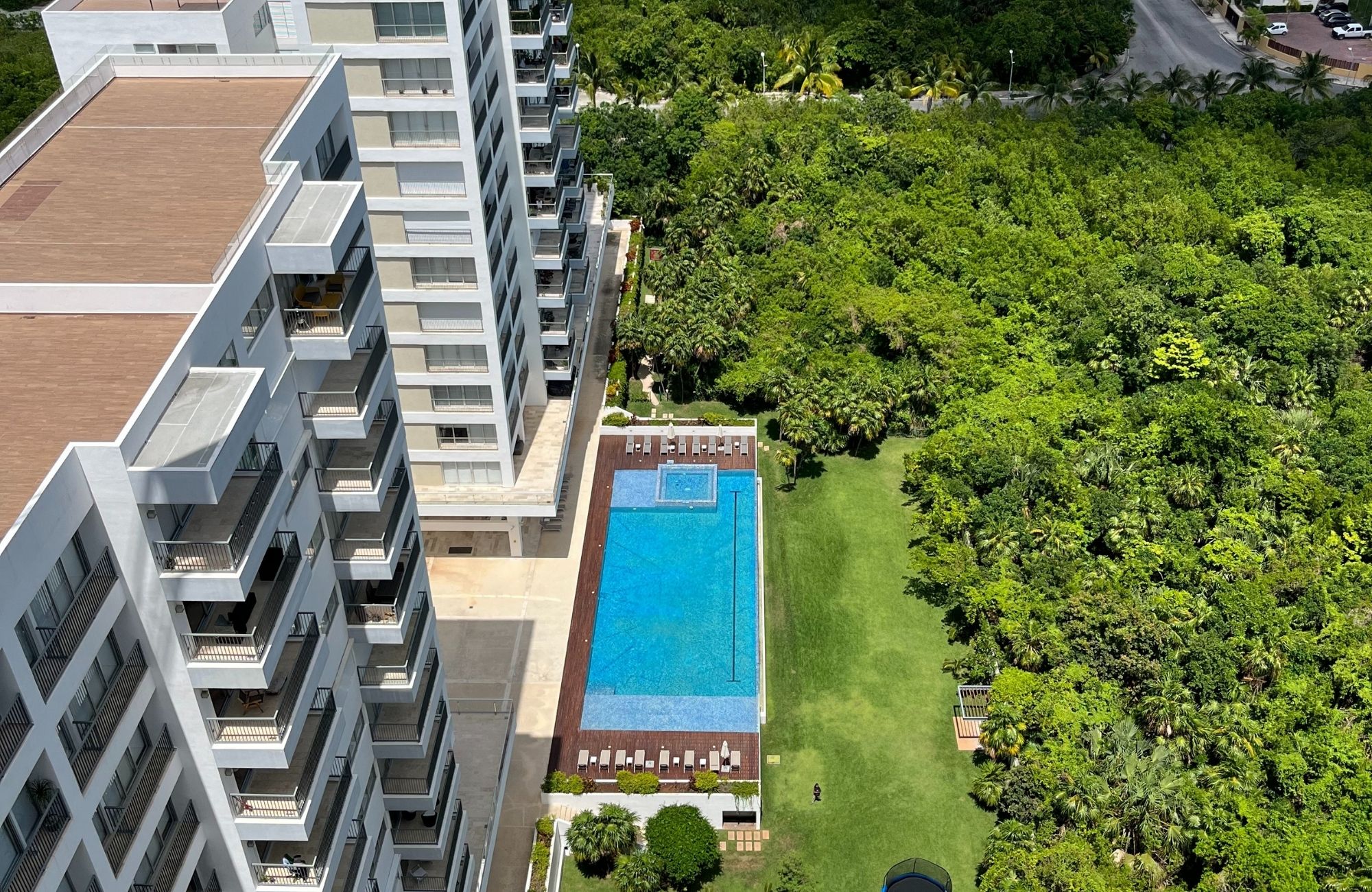 Condominio con terraza,en venta, Zona aeropuerto, Cancun.