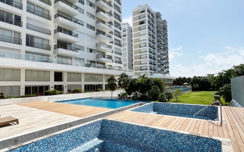 Loft with balcony and common pool for sale, Zona Hotelera, Canc&uacute;n