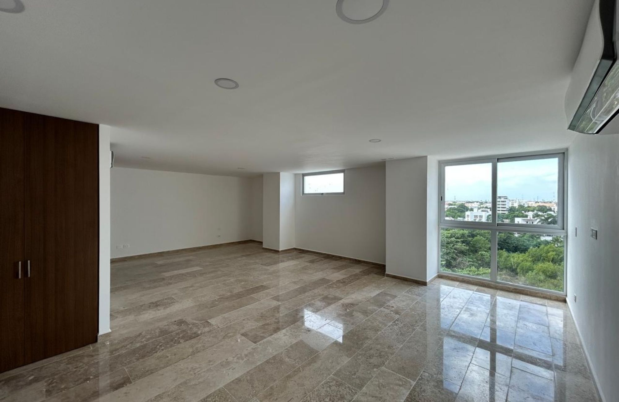 Corner condominium with more than 50 amenities, luxury finishes, cinema, spa, spinning, dog park, pool and jacuzzi for adults, &amp; more, pre-c