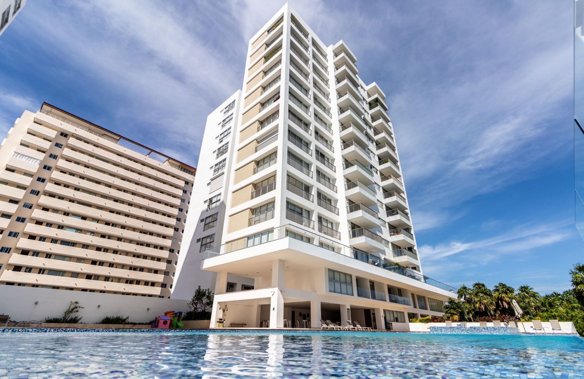 Condo with private terrace for sale in Lagos del Sol, Canc&uacute;n