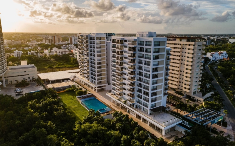 Condo with terrace in a gated community for sale, Zona Hotelera, Canc&uacute;n