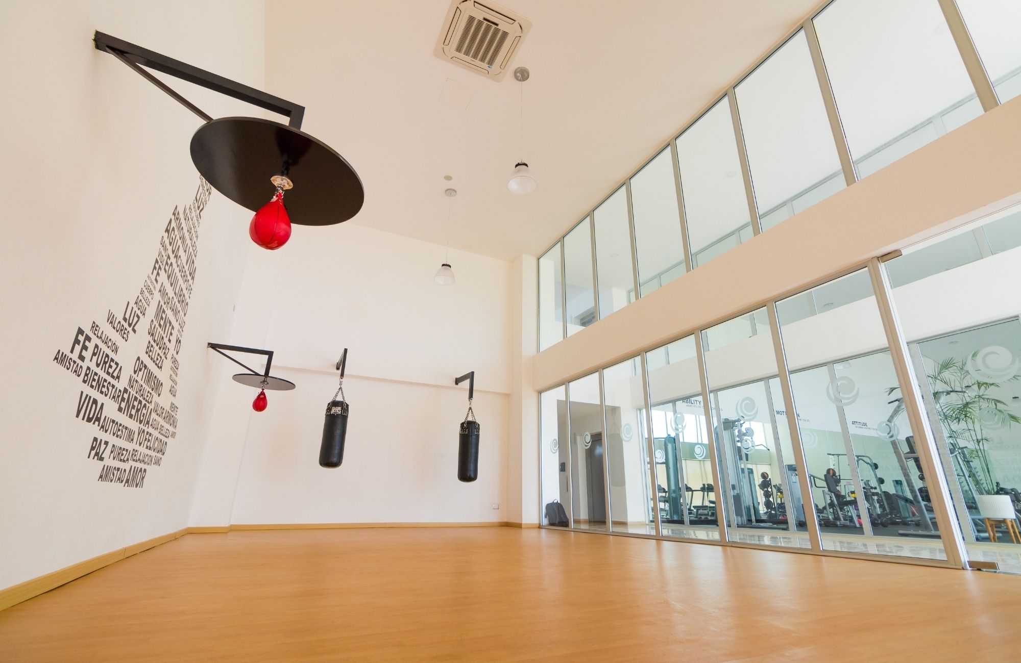 Exclusive-amenities condo for sale, Zona Hotelera, Canc&uacute;n