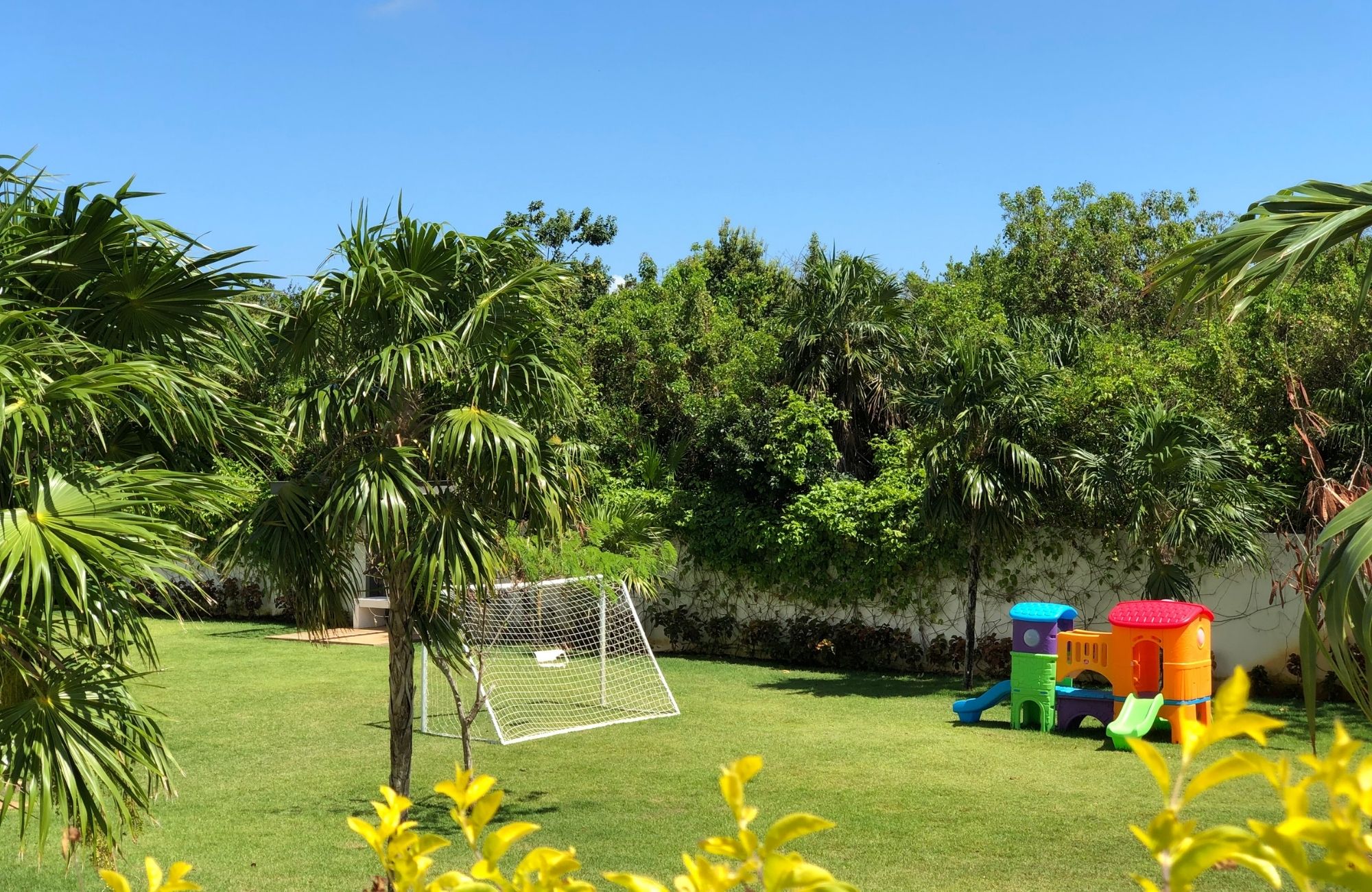 Exclusive-amenities condo for sale, Zona Hotelera, Canc&uacute;n