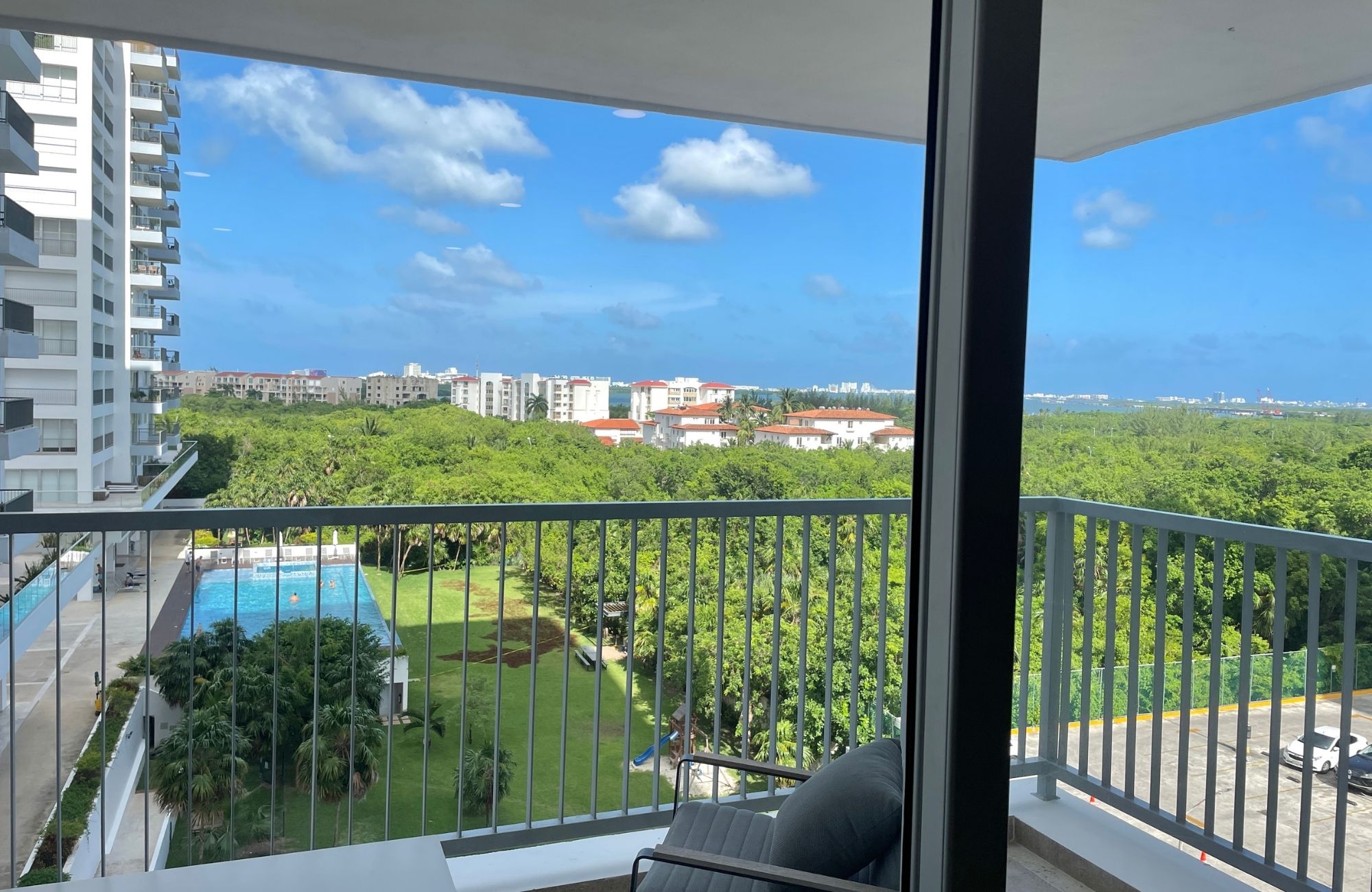 Exclusive-amenities condo for sale, Zona Hotelera, Canc&uacute;n