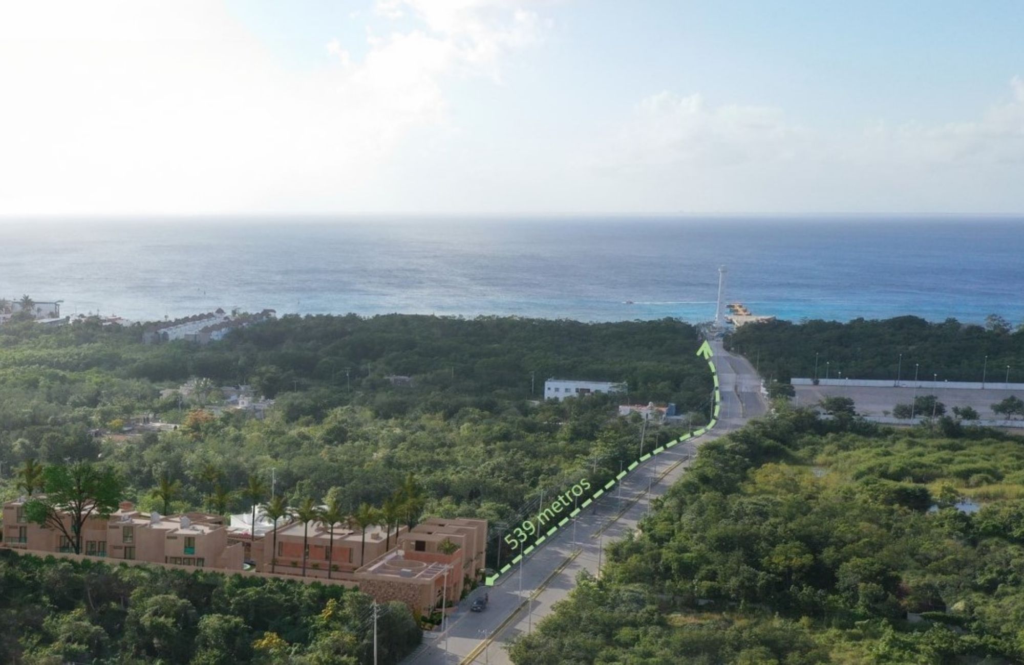 Beachfront condo, hotel services, dock, tennis court, jacuzzi, beach club, room service, concierge and more for sale in Cozumel