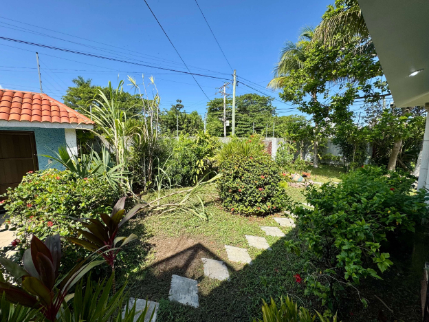 House with study, garden, and covered parking, for sale, Urba, Cozumel