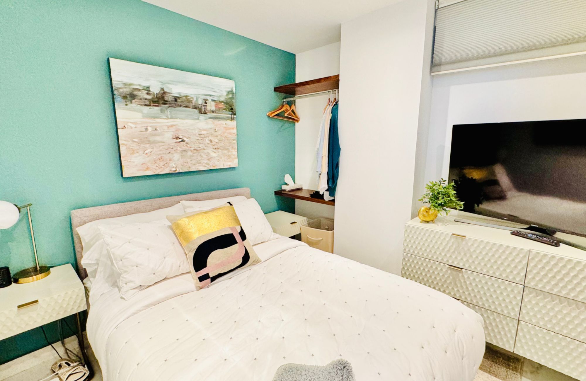 Ocean view condominium with dock, sports courts, adults pool, close to golf and beach club, for sale Puerto Canc&uacute;n.