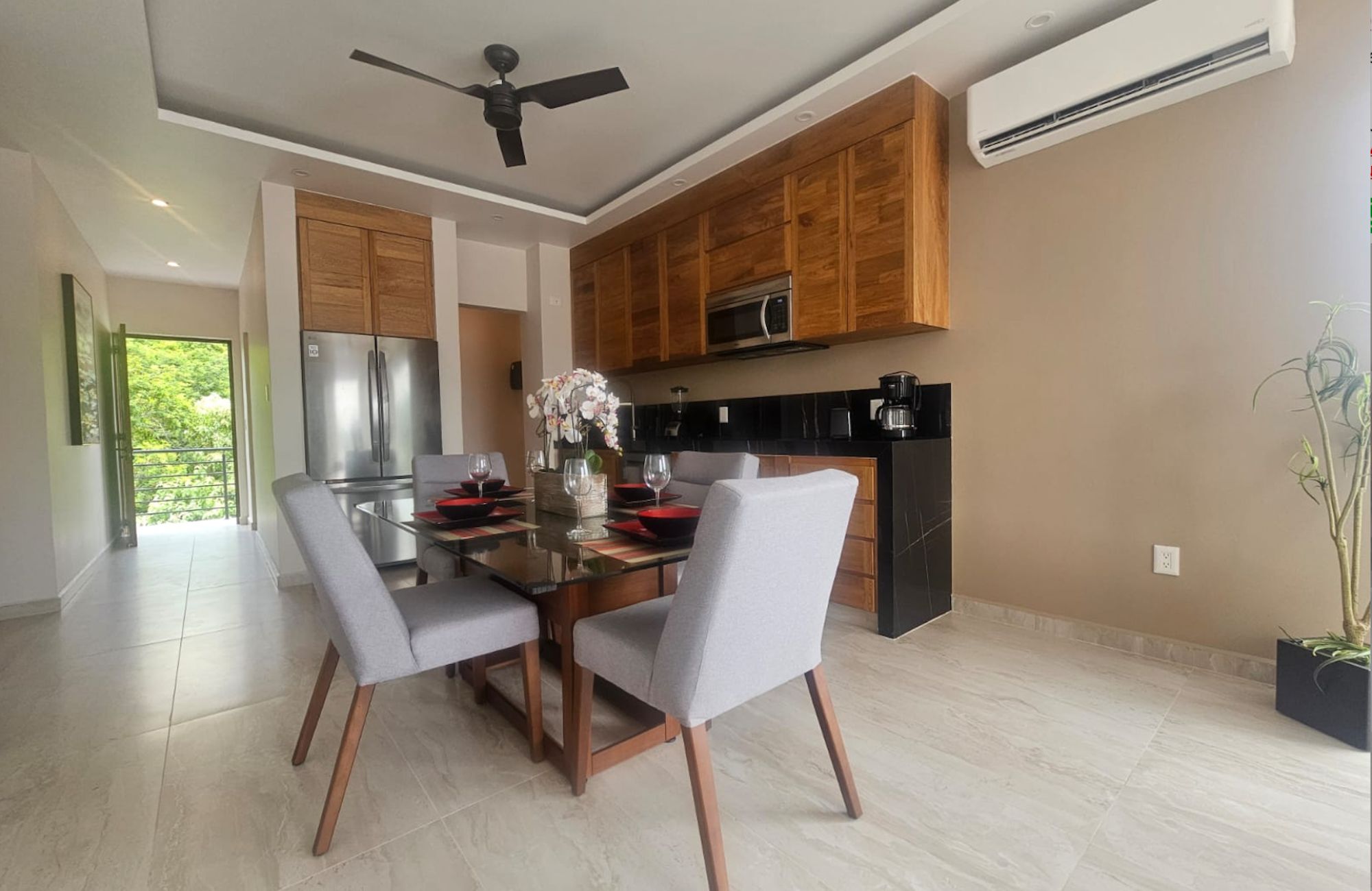 Brand-new condo with ocean view and beach access for sale, Playa Tej&oacute;n, Huatulco
