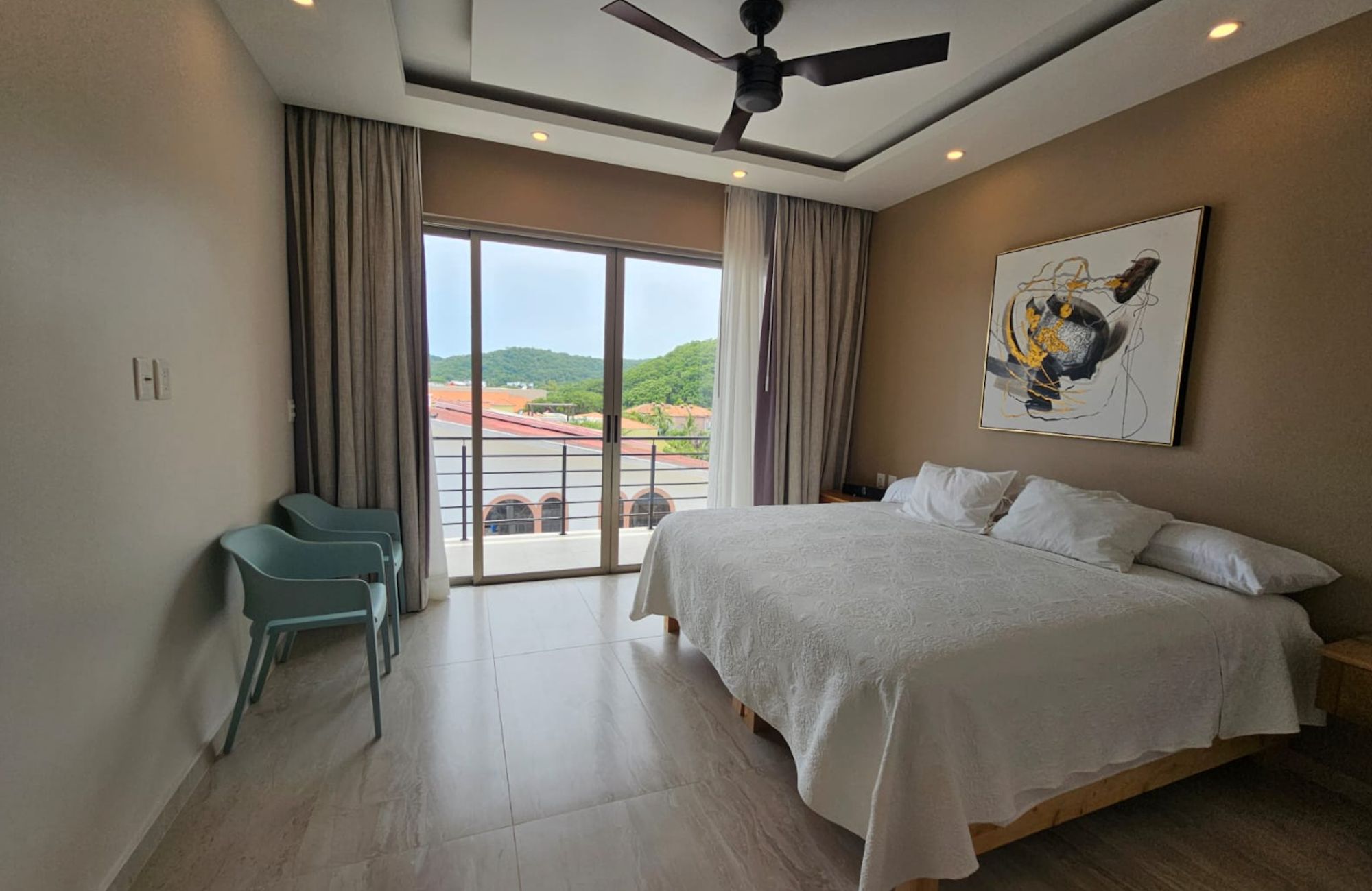 Brand-new condo with ocean view and beach access for sale, Playa Tej&oacute;n, Huatulco
