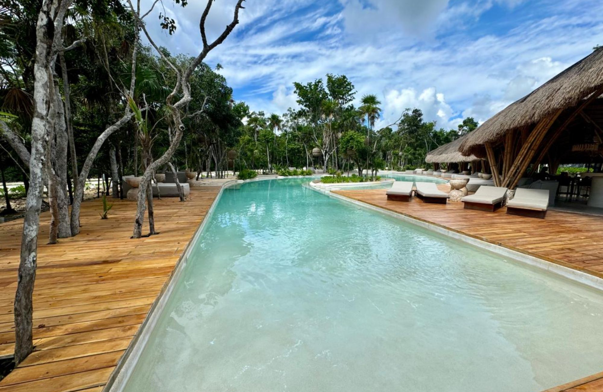 Multifamily land of 1,841 m2 in a luxury residential area for sale, Region 11, Tulum.