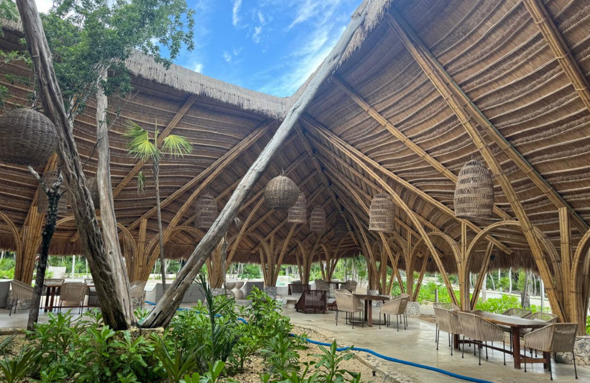 Multifamily land of 1,841 m2 in a luxury residential area for sale, Region 11, Tulum.