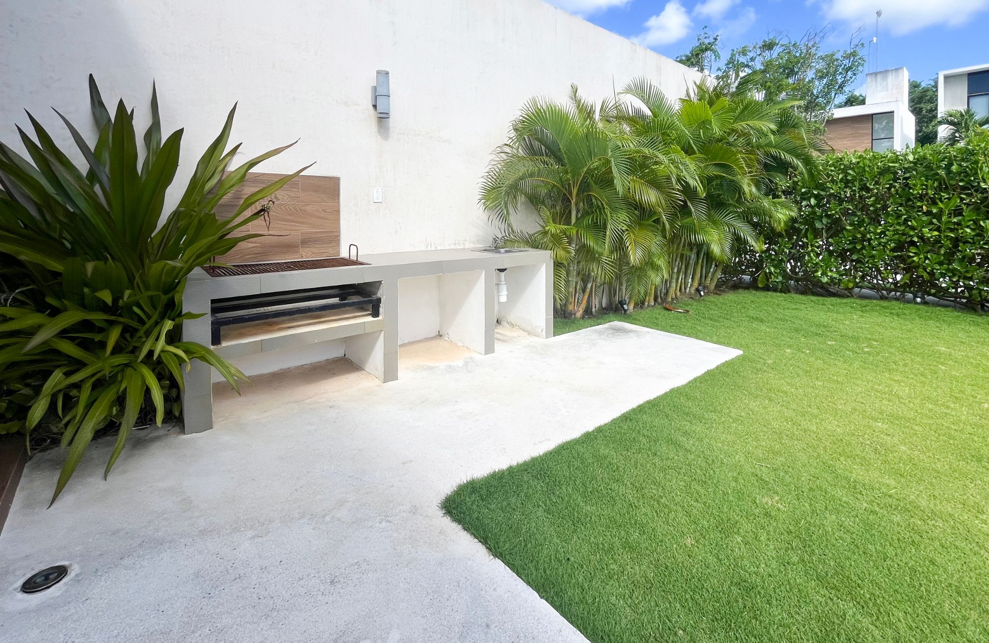 Corner house with Independent Studio, for Sale, Centro Maya, Playa del Carmen