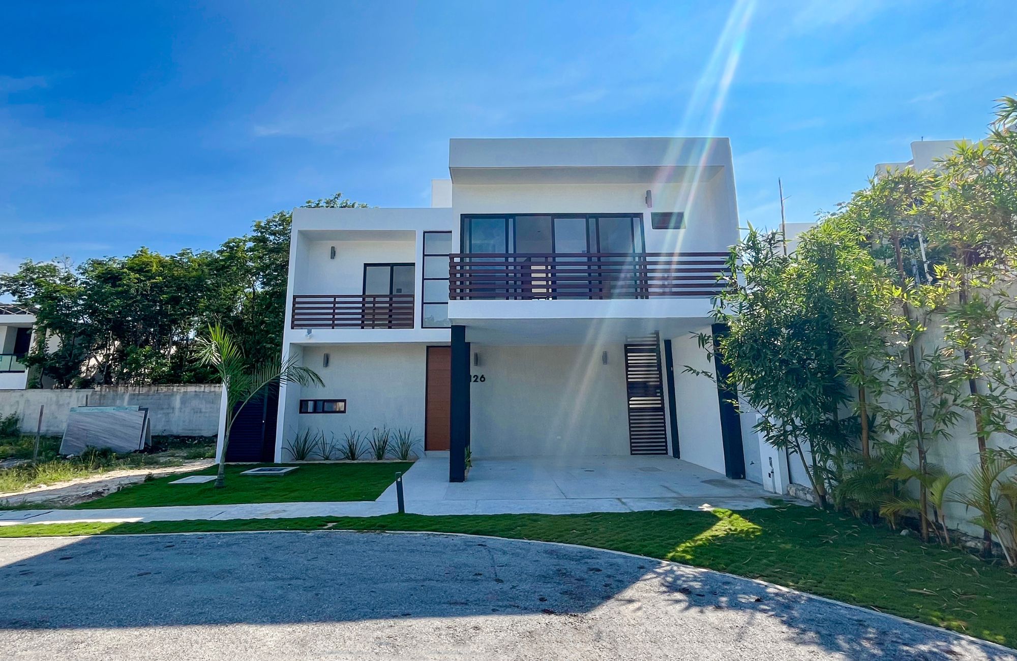 Corner house with Independent Studio, for Sale, Centro Maya, Playa del Carmen