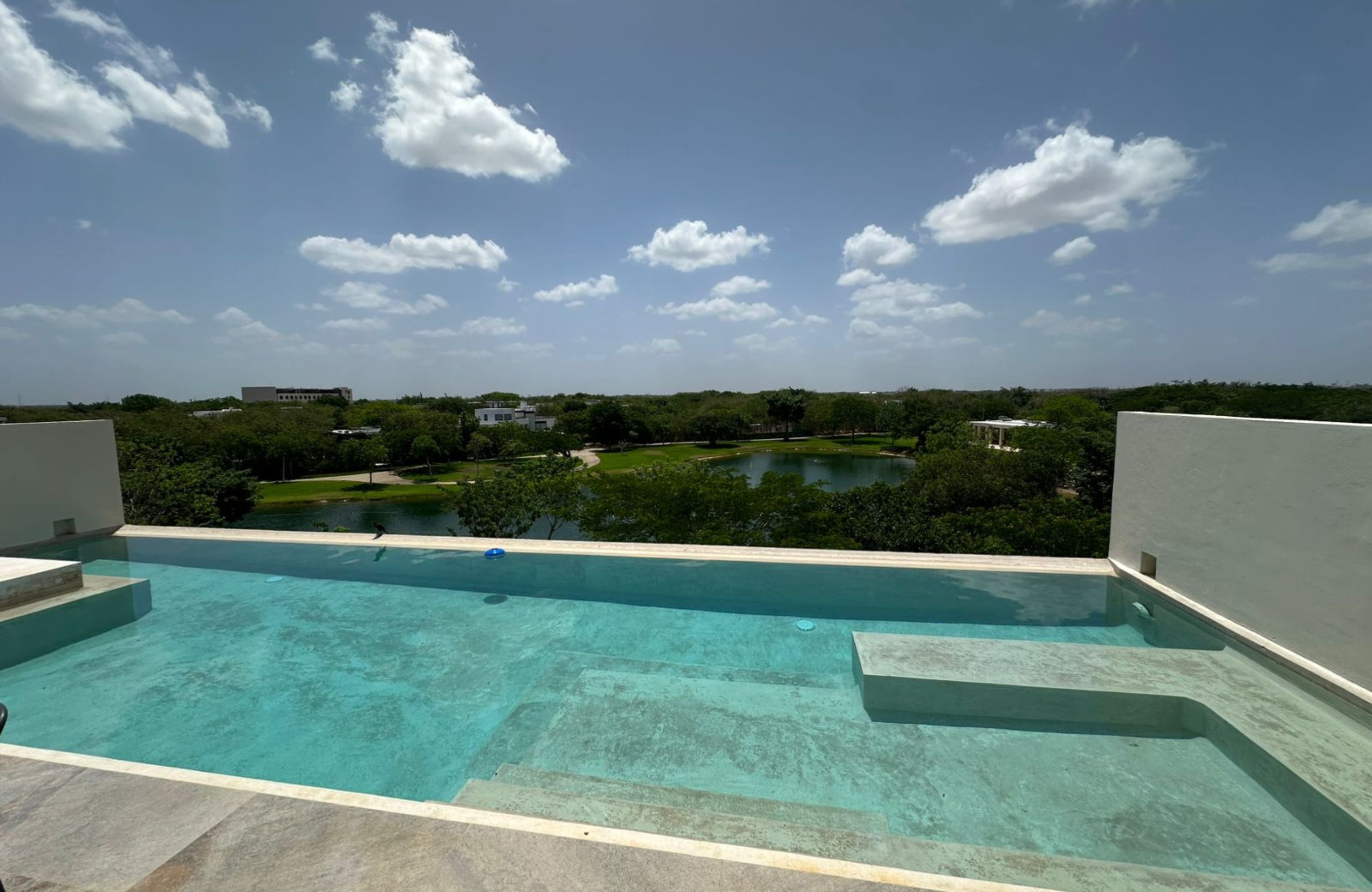 Apartment with 25 amenities, commercial area, dog park, for sale North Zone Merida