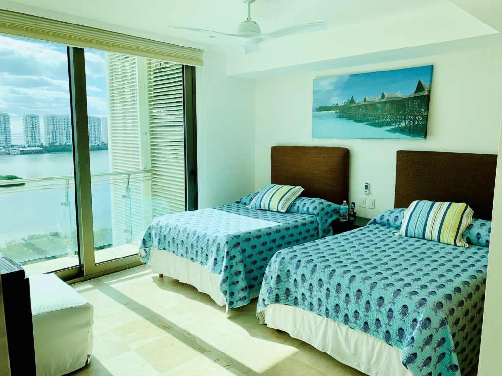 Luxury Oceanfront Condo for Sale, Hotel Zone, Canc&uacute;n