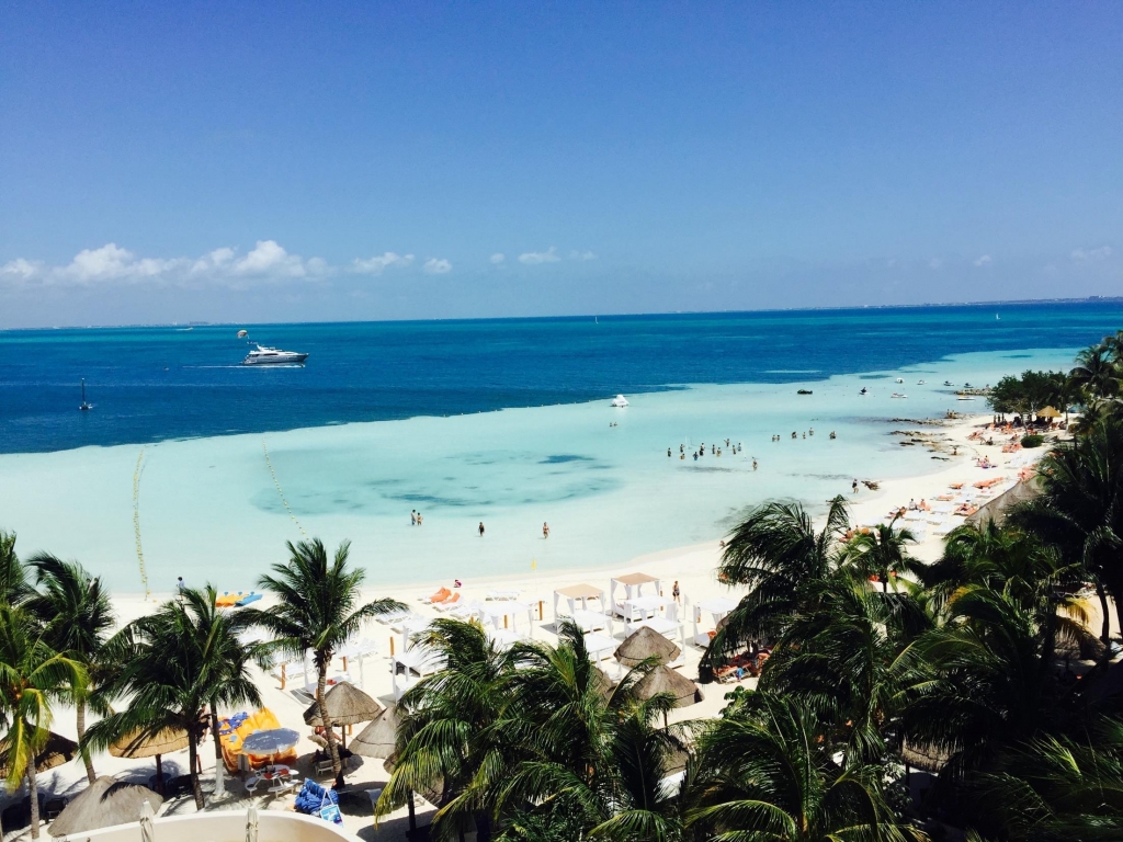 Luxury Oceanfront Condo for Sale, Hotel Zone, Canc&uacute;n