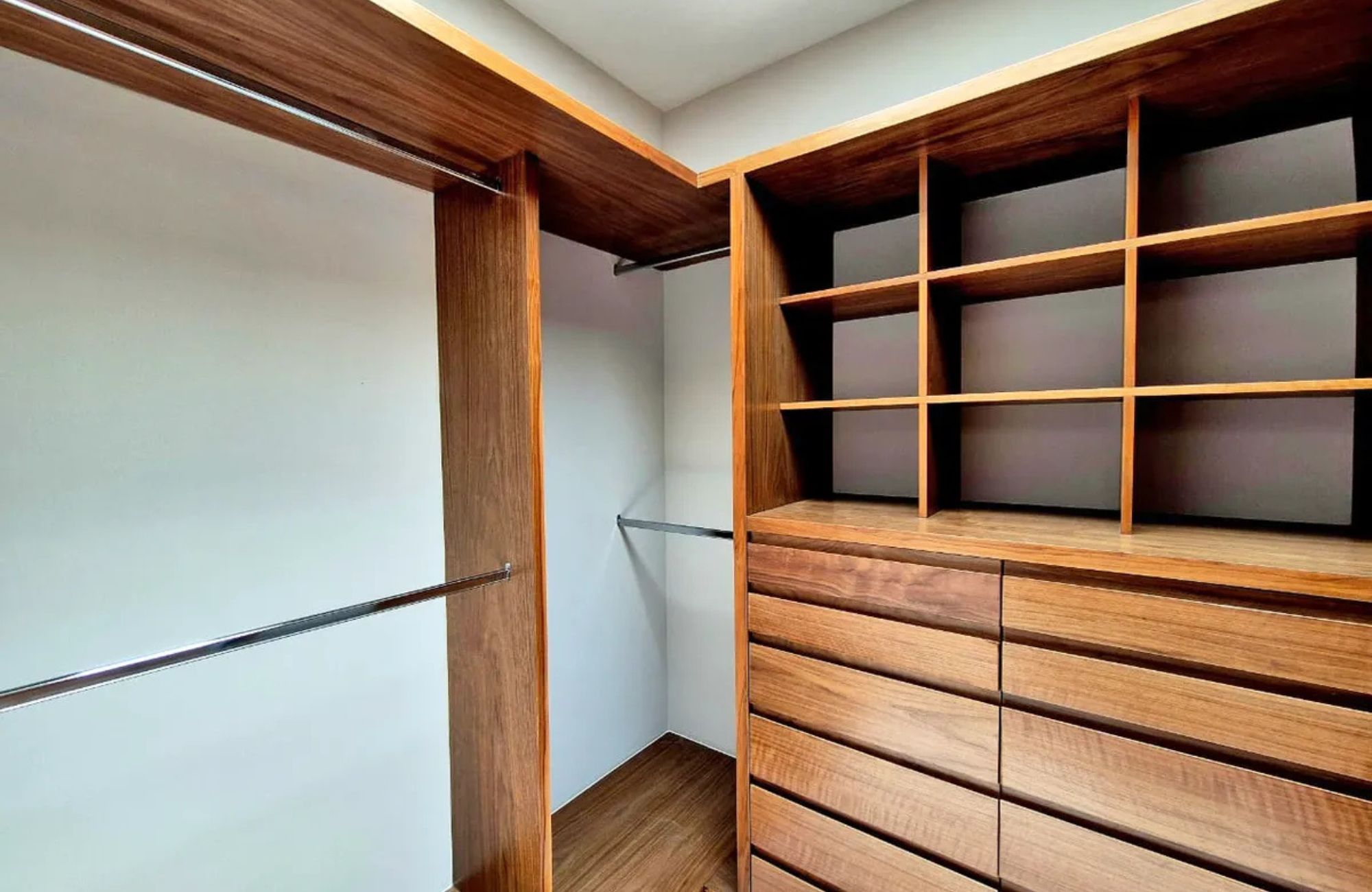 House with office and game room for sale, Bosque de las Lomas, Mexico City