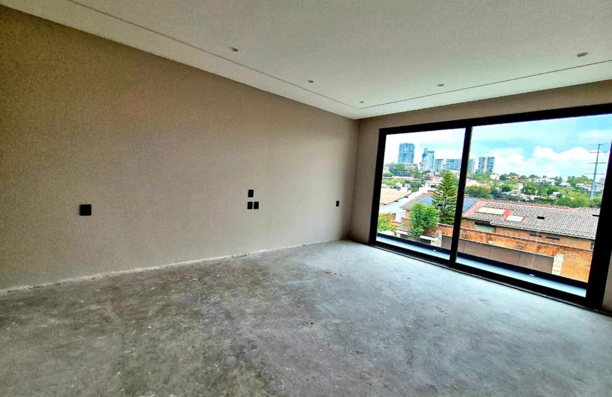 House with office and game room for sale, Bosque de las Lomas, Mexico City