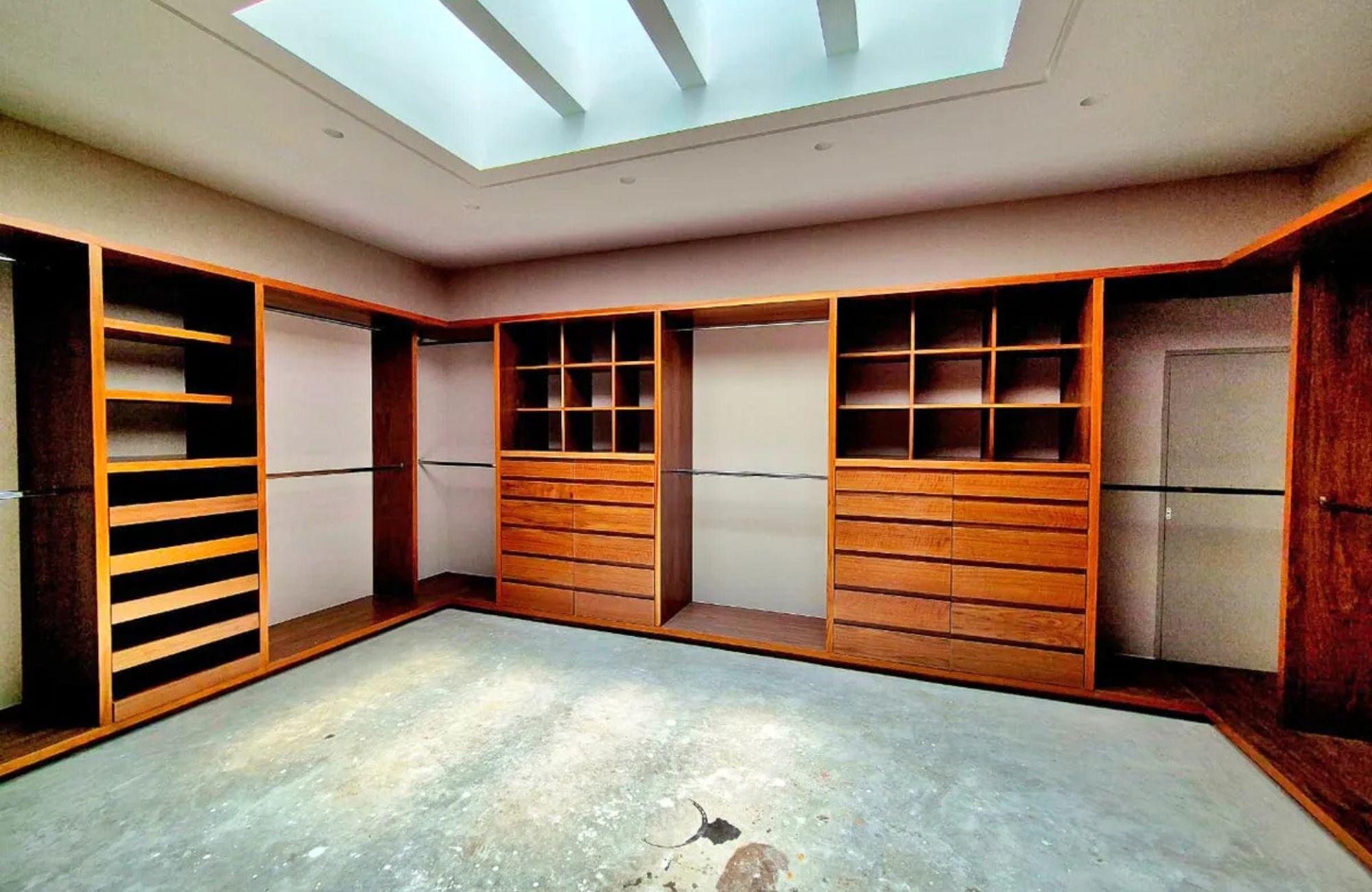 House with office and game room for sale, Bosque de las Lomas, Mexico City