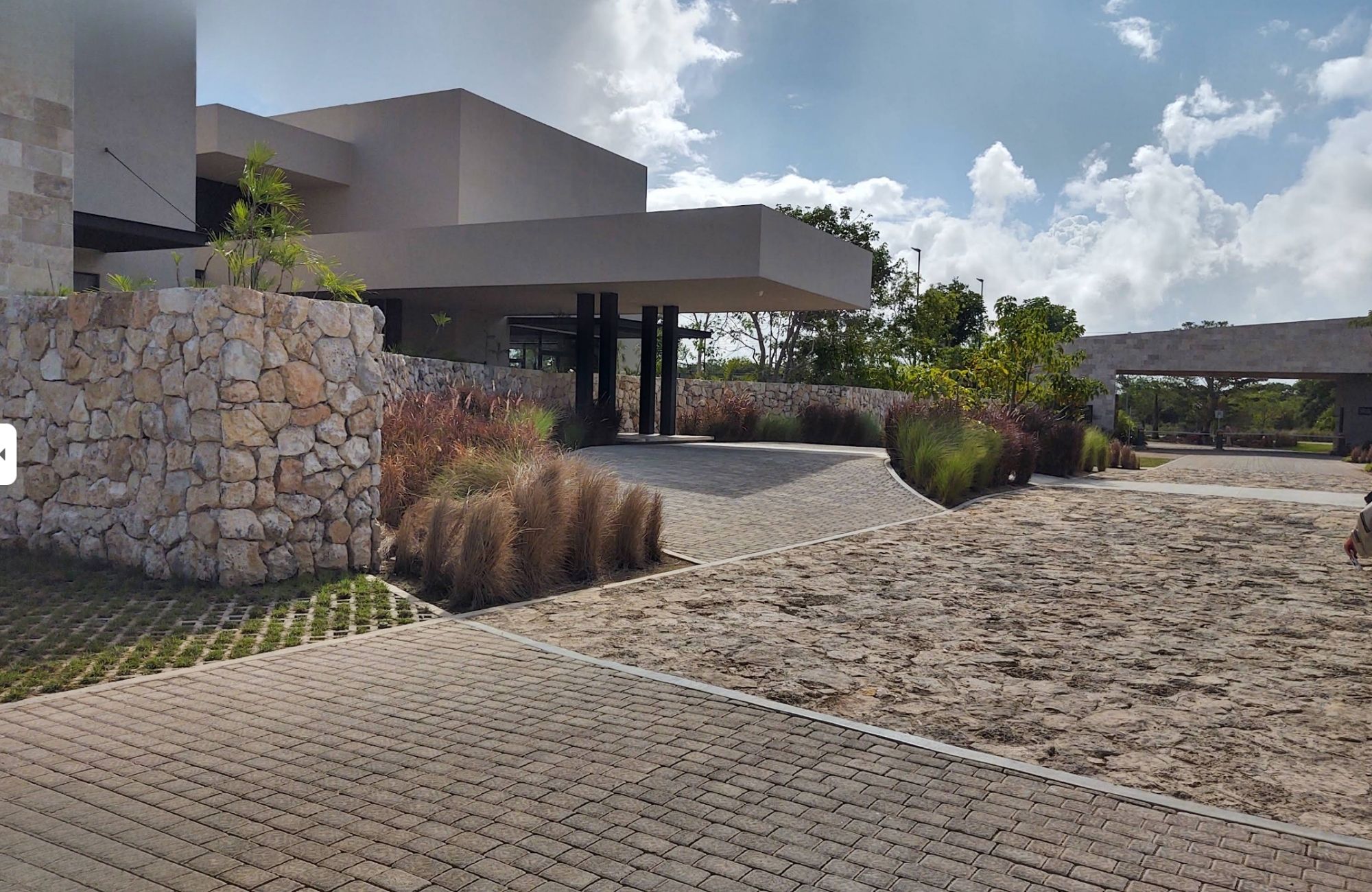 Single-family lot of 1,249 m2 in gated community, for sale, Zona Norte, M&eacute;rida