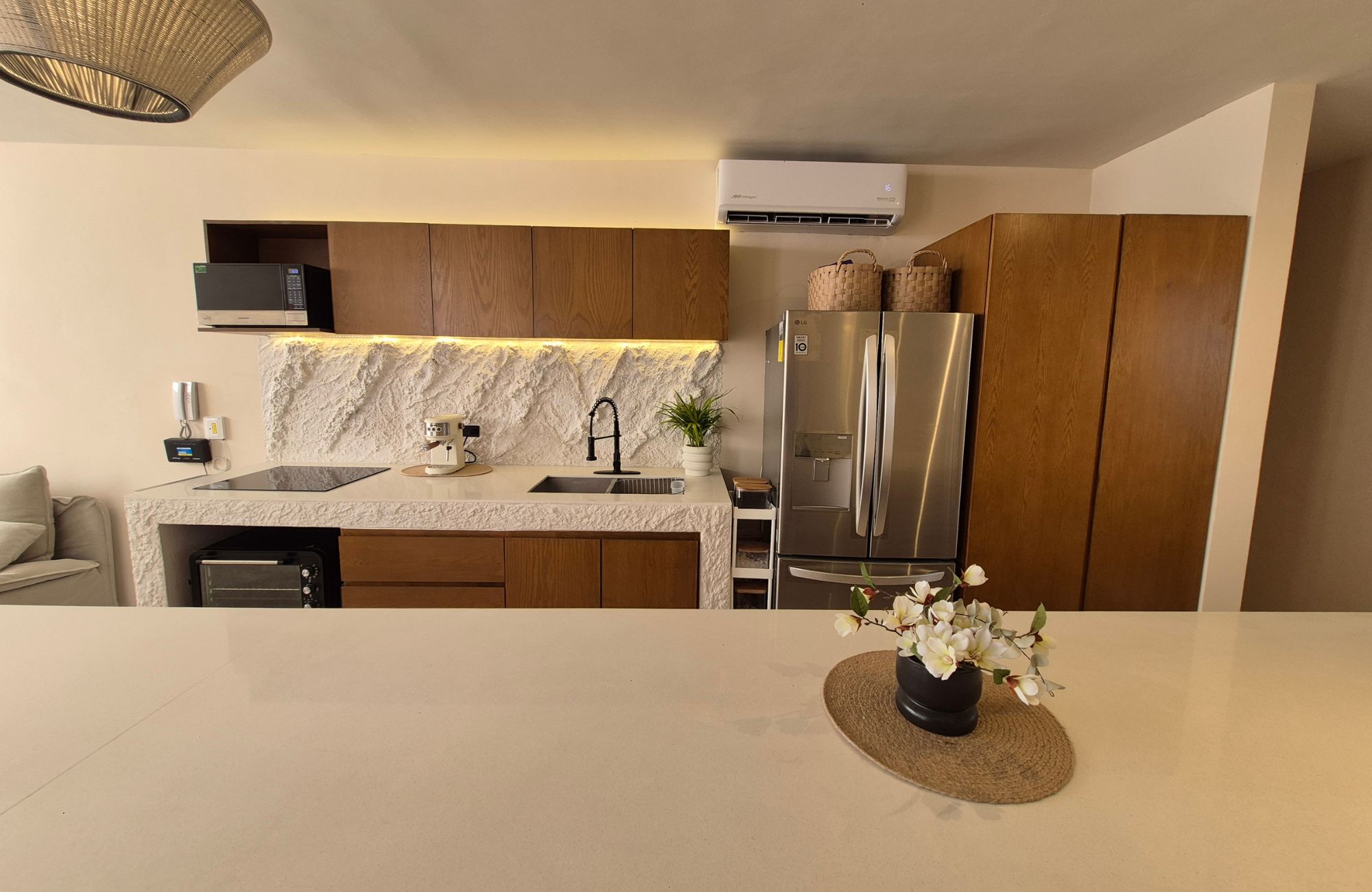 Departamento con terraza privada en venta de 2 rec&aacute;maras &ndash; Montebello, M&eacute;rida