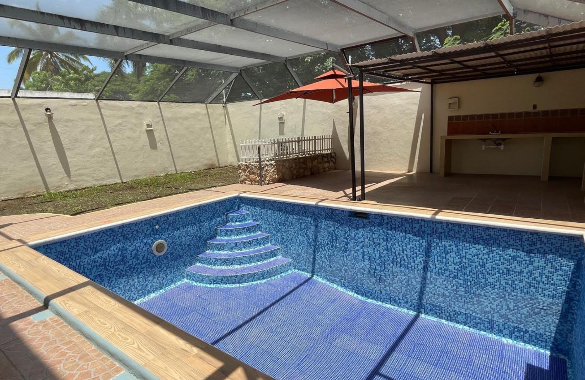 House with rooftop, terrace and patio in downtown M&eacute;rida.