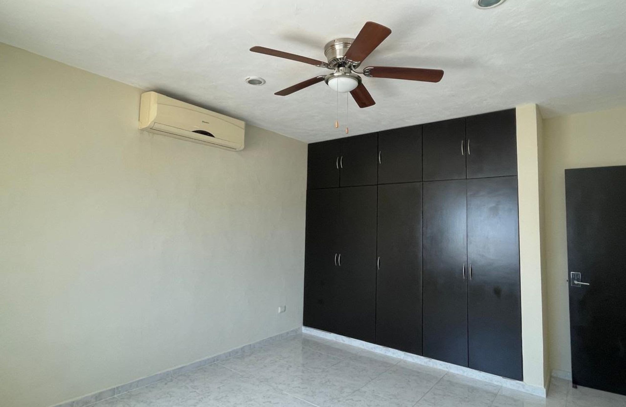 House with rooftop, terrace and patio in downtown M&eacute;rida.