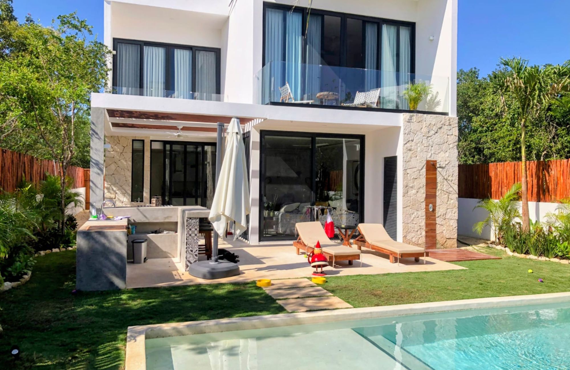 Villa with private pool and garden, more than 20 uniquely designed amenities, in Gated community Kaybe for sale Tulum.