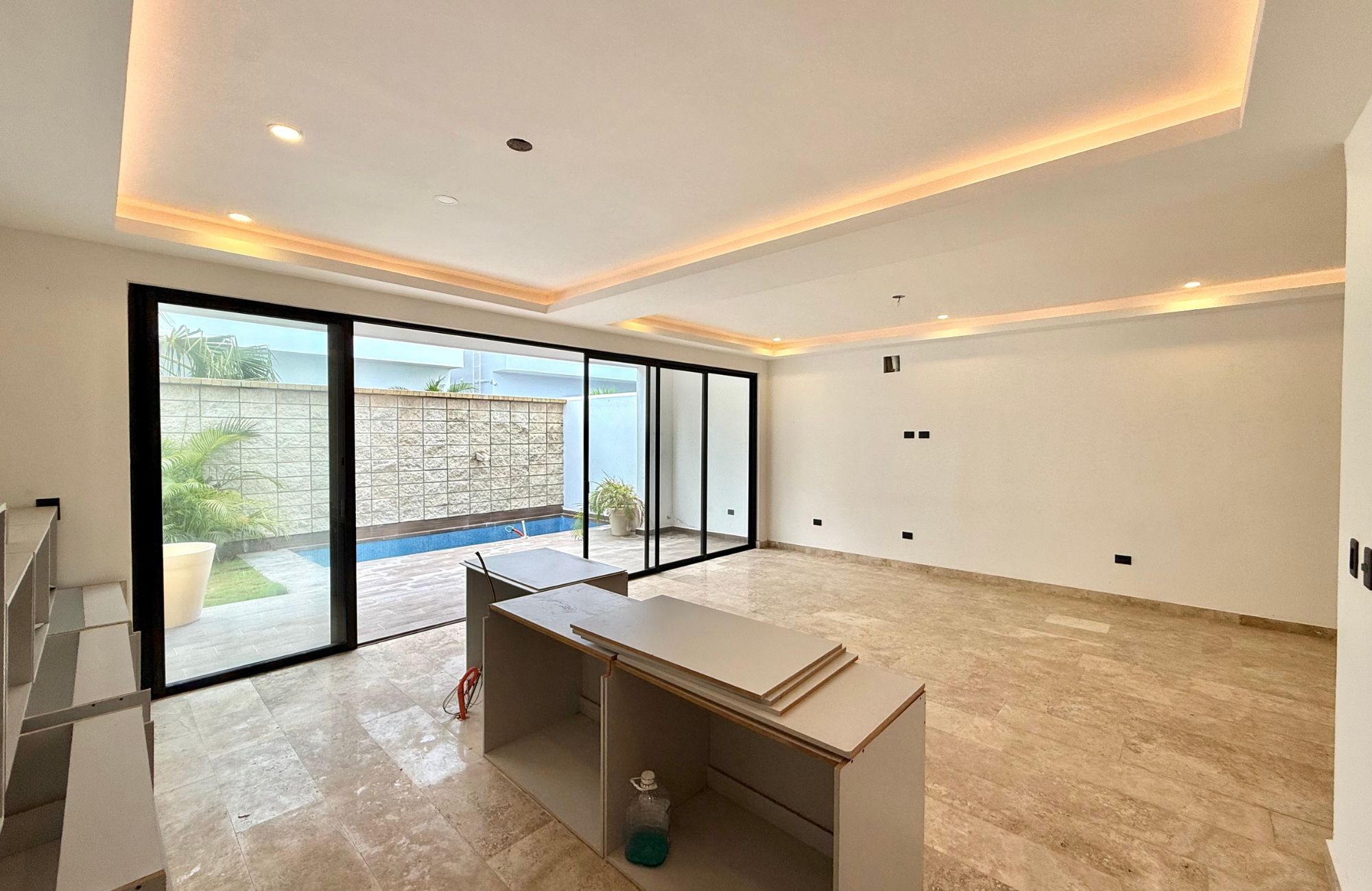 Casa con alberca privada, techos altos, en venta Residencial Aqua, Canc&uacute;n