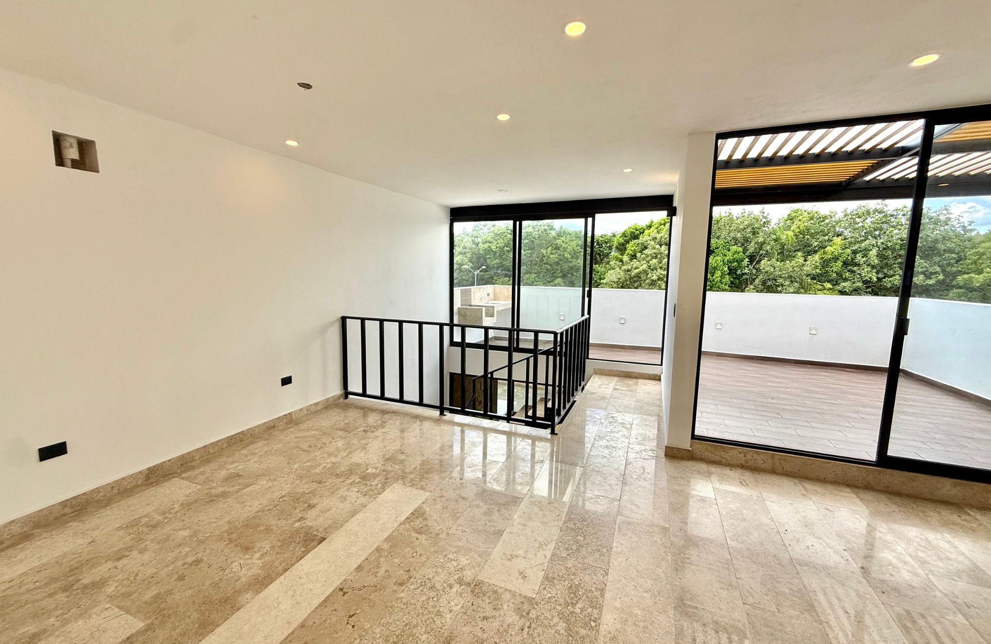 Casa con alberca privada, techos altos, en venta Residencial Aqua, Canc&uacute;n