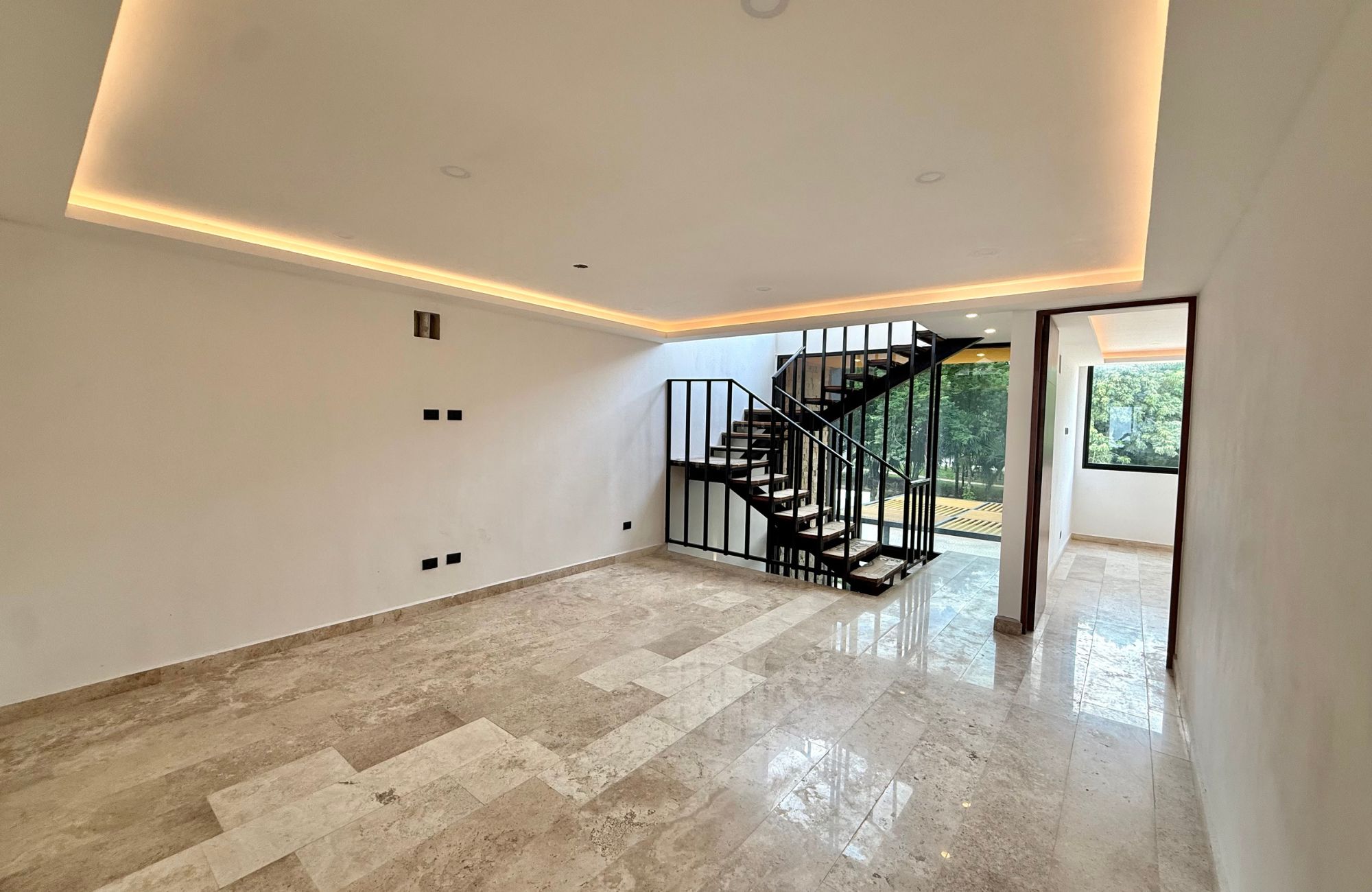 Casa con alberca privada, techos altos, en venta Residencial Aqua, Canc&uacute;n