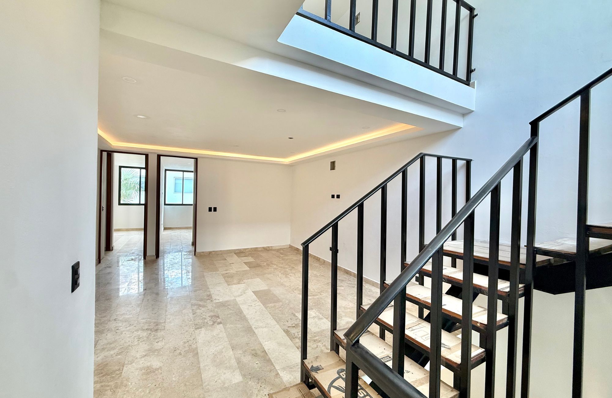 Casa con alberca privada, techos altos, en venta Residencial Aqua, Canc&uacute;n