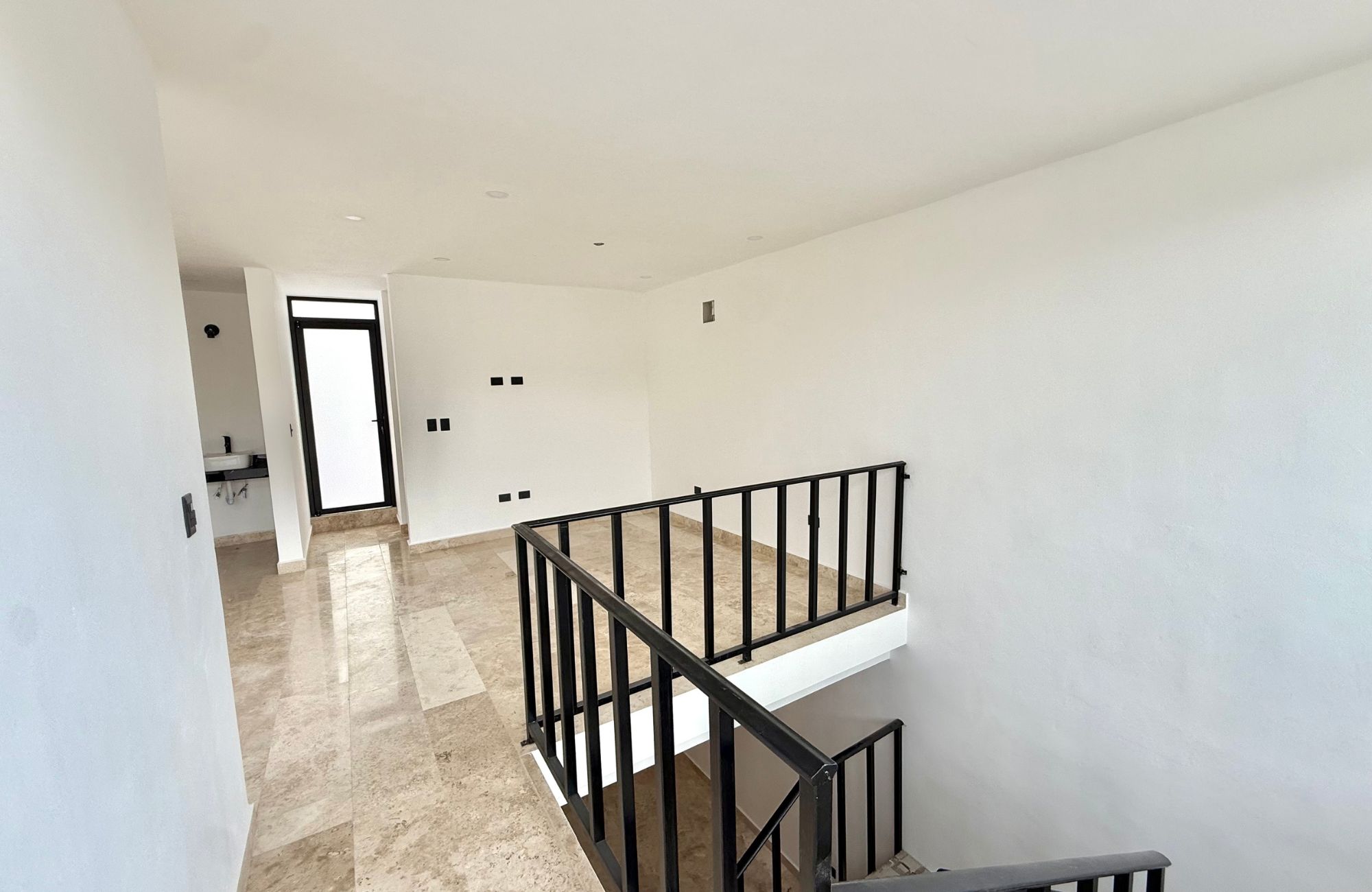 Casa con alberca privada, techos altos, en venta Residencial Aqua, Canc&uacute;n