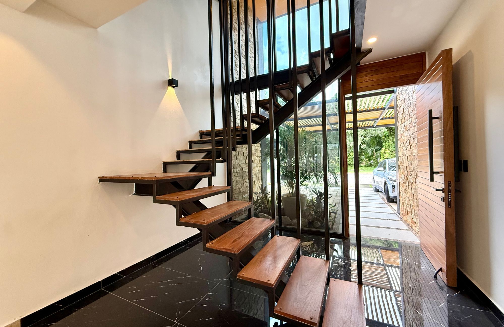 Casa con alberca privada, techos altos, en venta Residencial Aqua, Canc&uacute;n