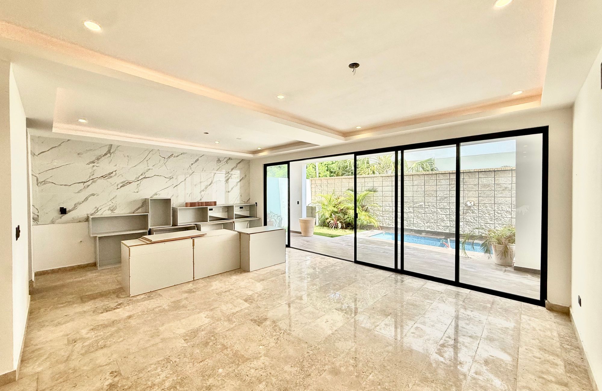 Casa con alberca privada, techos altos, en venta Residencial Aqua, Canc&uacute;n