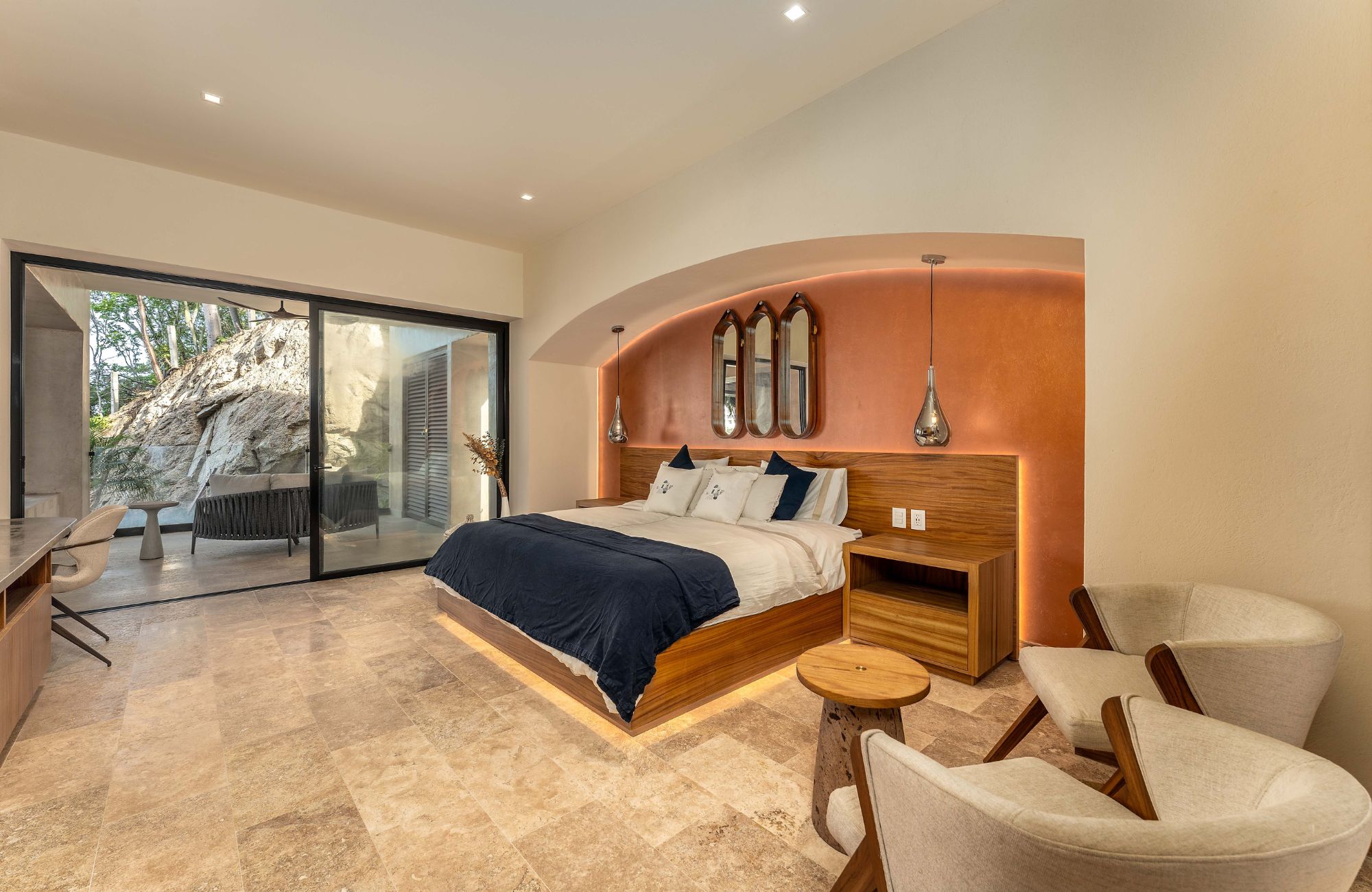 Ocean view penthouse with large terrace, service room with full bathroom, pool, near Arrocito beach, for sale in Huatulco