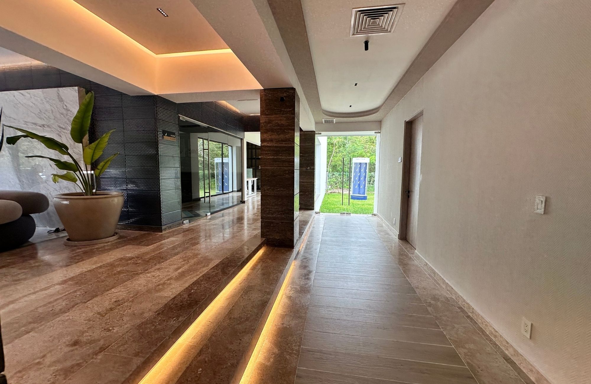 Condo with terrace and jacuzzi for sale in Lagos del Sol, Canc&uacute;n