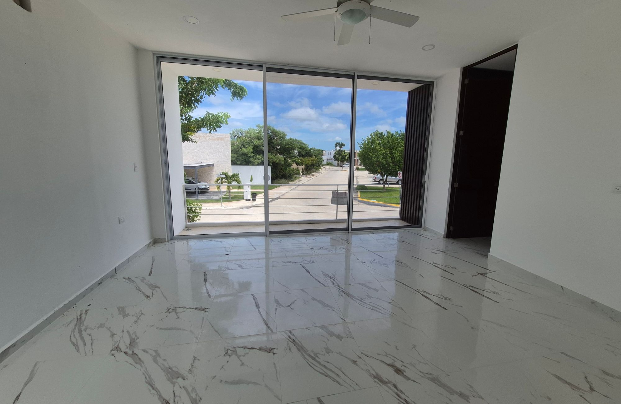 House with private pool and clubhouse, for sale, Cholul, M&eacute;rida