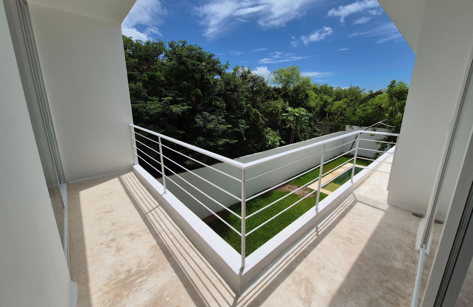 House with private pool and clubhouse, for sale, Cholul, M&eacute;rida