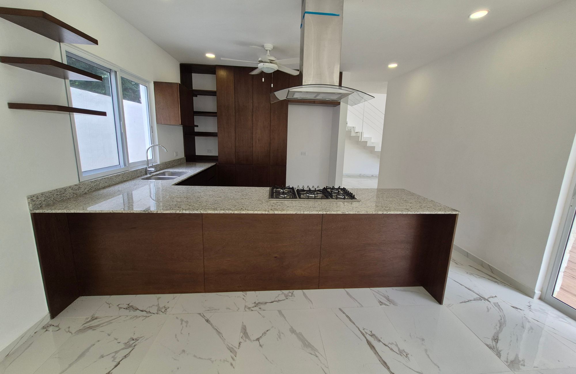 House with private pool and clubhouse, for sale, Cholul, M&eacute;rida