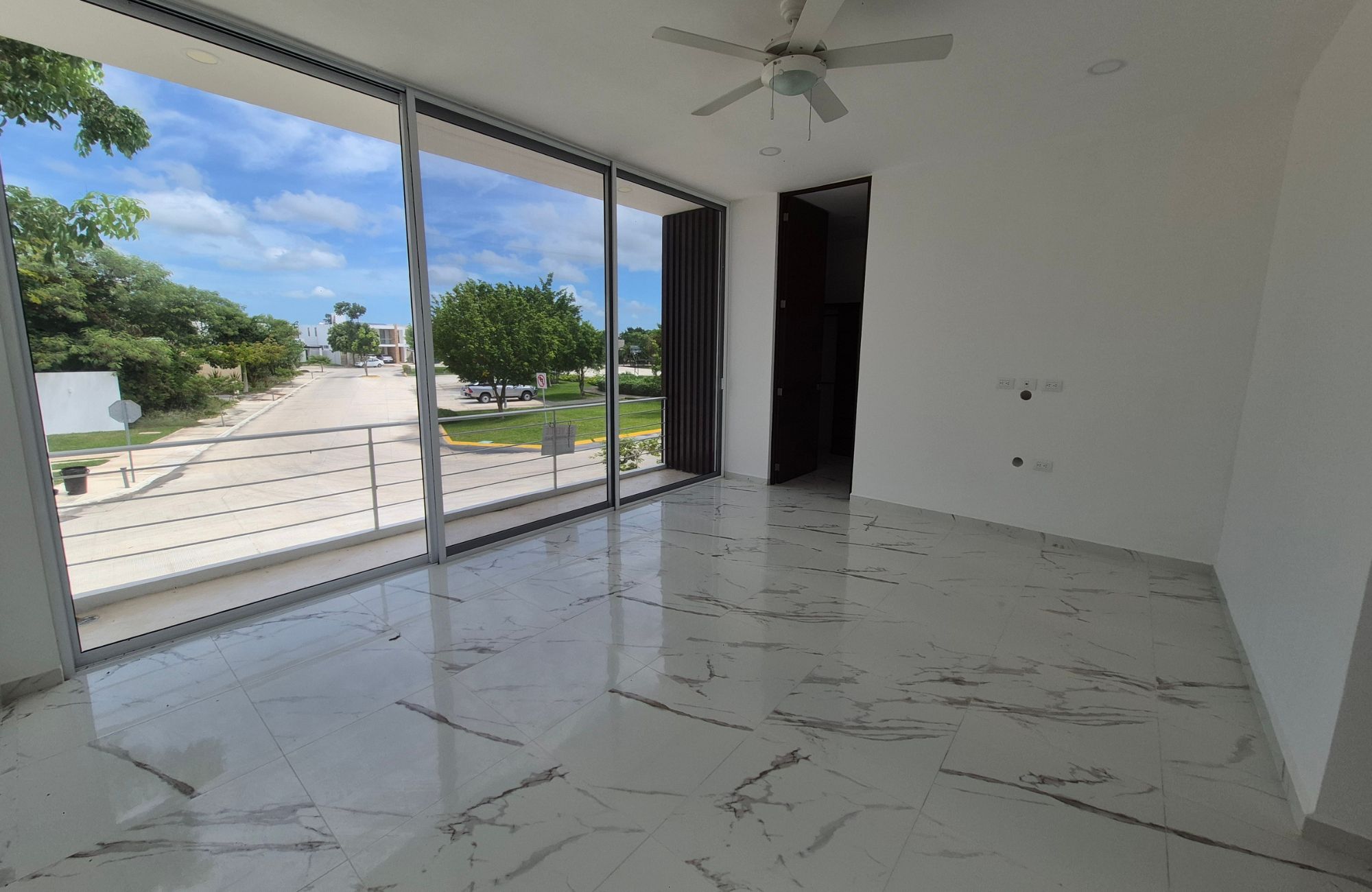 House with private pool and clubhouse, for sale, Cholul, M&eacute;rida