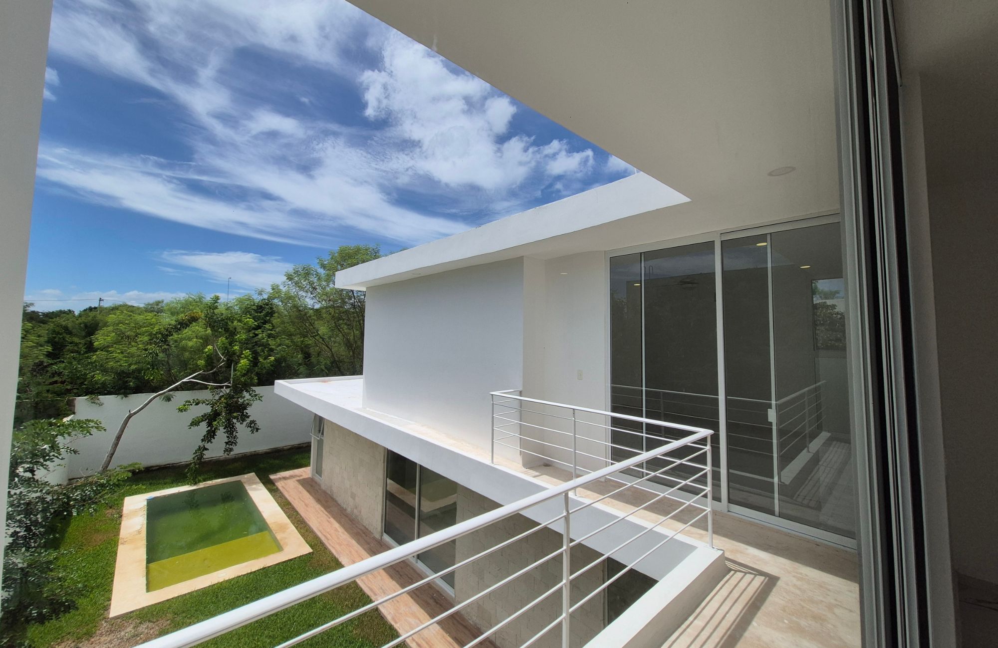 House with private pool and clubhouse, for sale, Cholul, M&eacute;rida