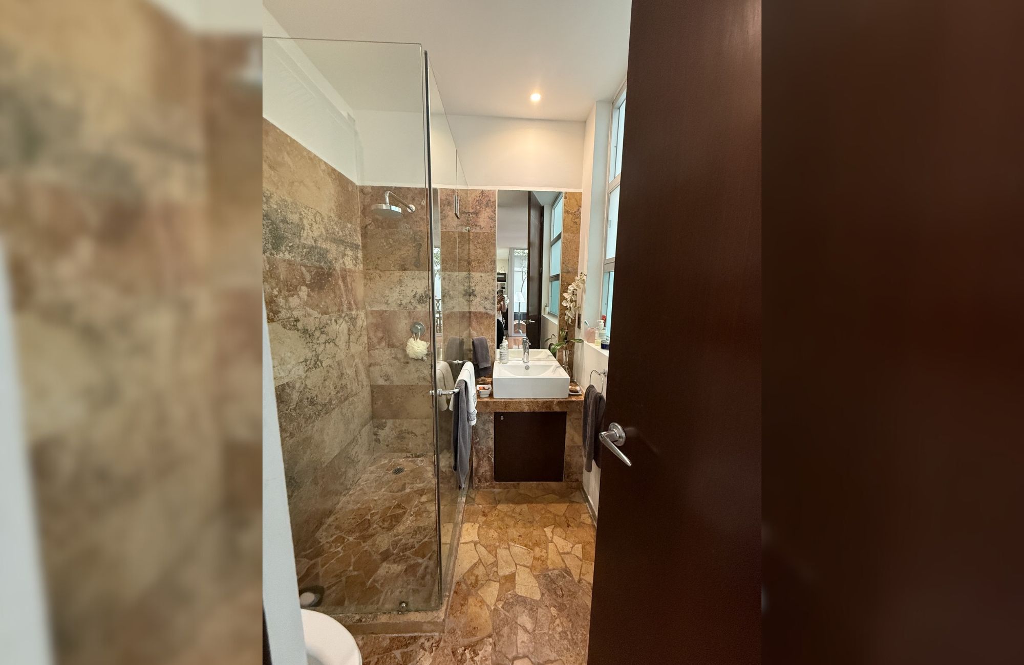 Condo with a 5 m2 terrace, 2 parking spaces, swimming lane, gym, playground, green areas, pre-construction, for sale in Santa Fe, Mexico Cit