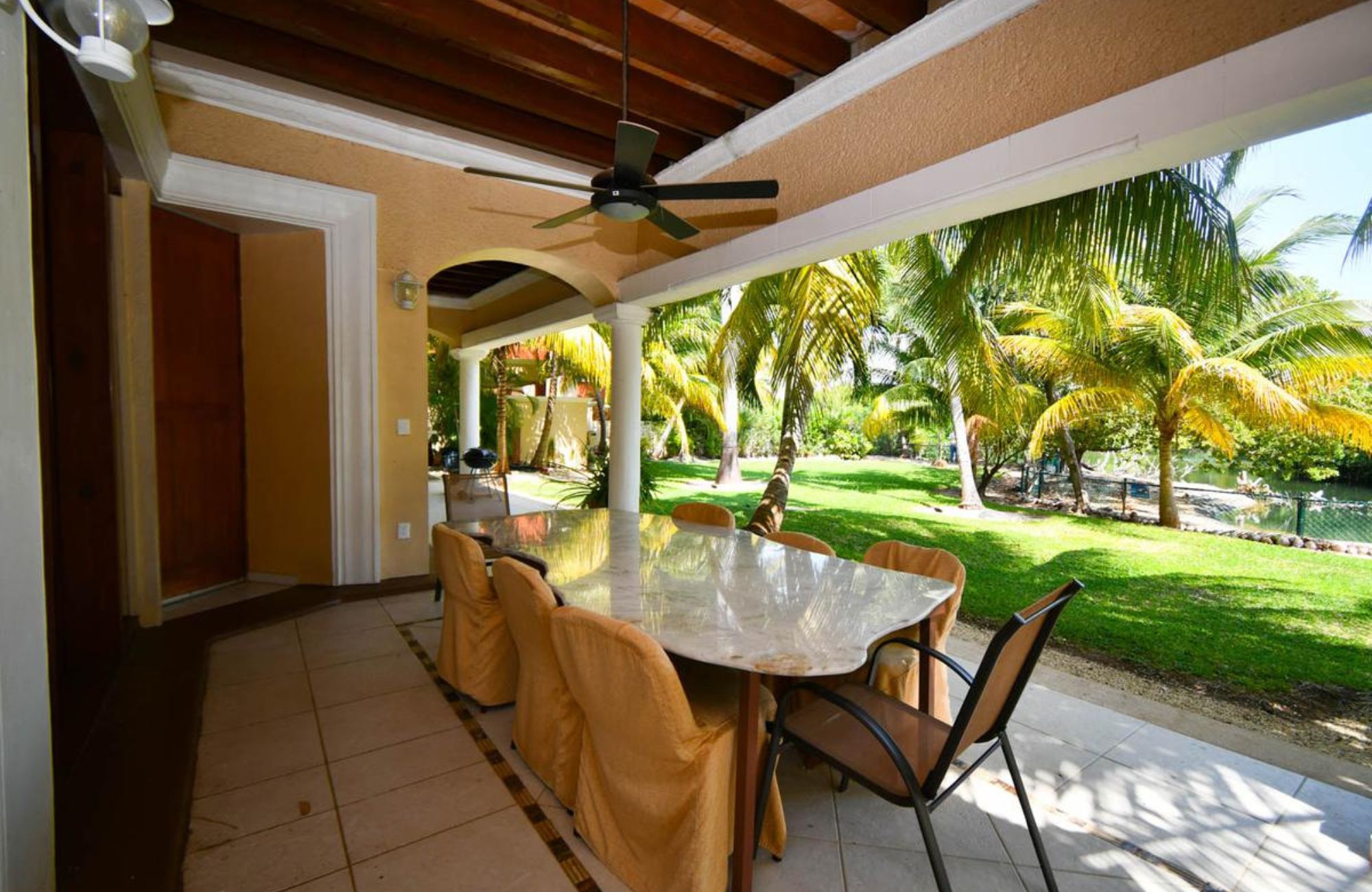 House with terrace and private pool, for sale, Puerto Canc&uacute;n, Canc&uacute;n