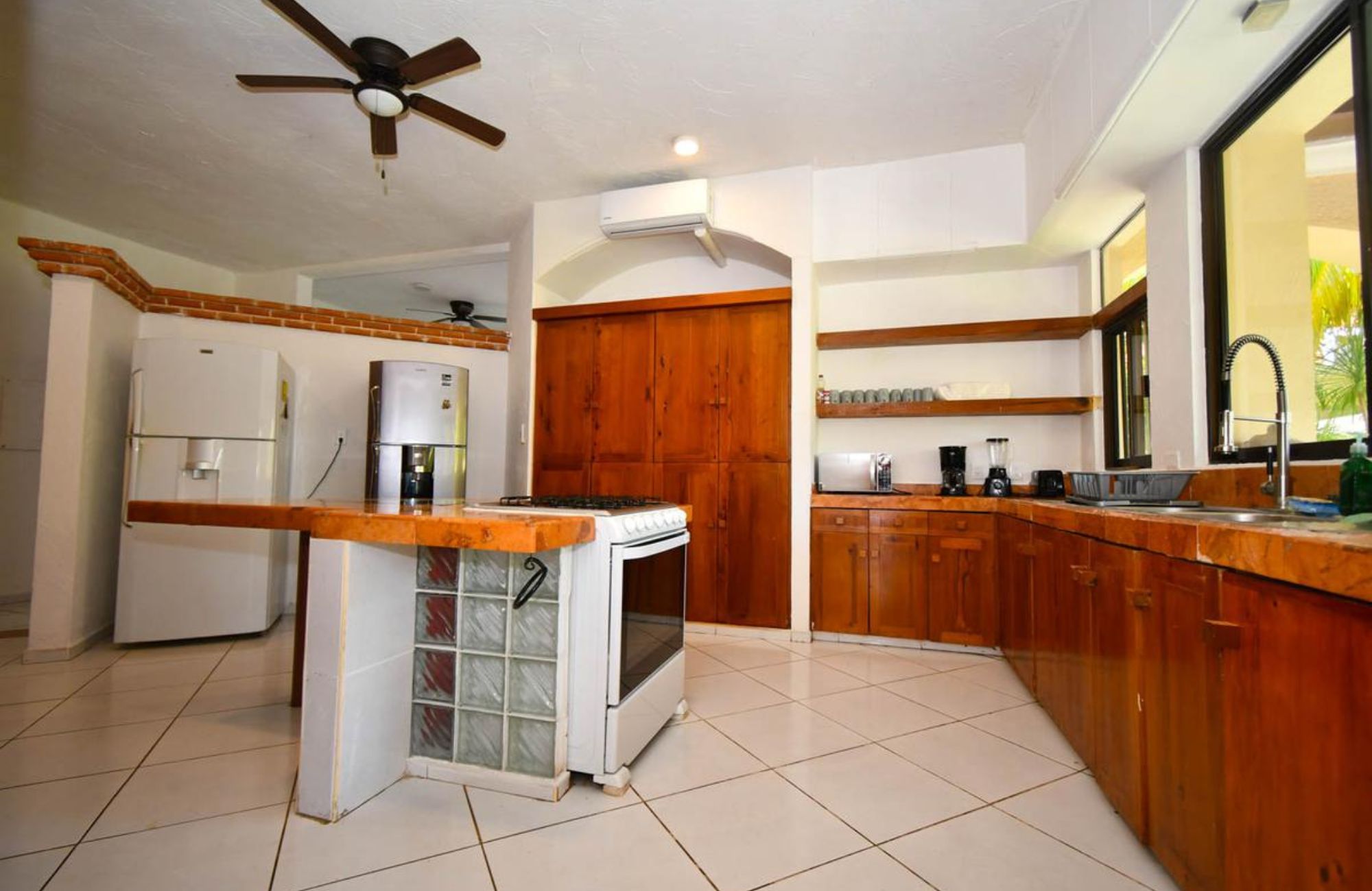 House with terrace and private pool, for sale, Puerto Canc&uacute;n, Canc&uacute;n